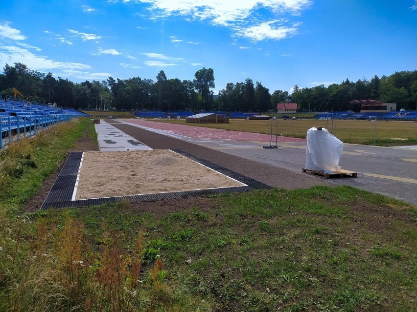 Remontowany Stadion Lekkoatletyczny w Kielcach ma już nowe elementy. Zobacz zdjęcia