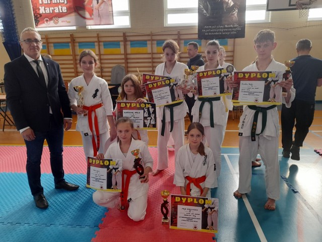 Reprezentacja Lipnowskiego Klubu Kyokushin Karate zdobyła łącznie 9 medali: 4 złote, 1 srebrny i 4 brązowe.