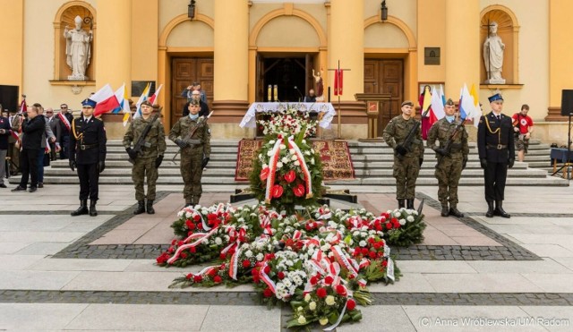 Sprawdź program oficjalnych obchodów z okazji Święta Konstytucji Trzeciego Maja w Radomiu.