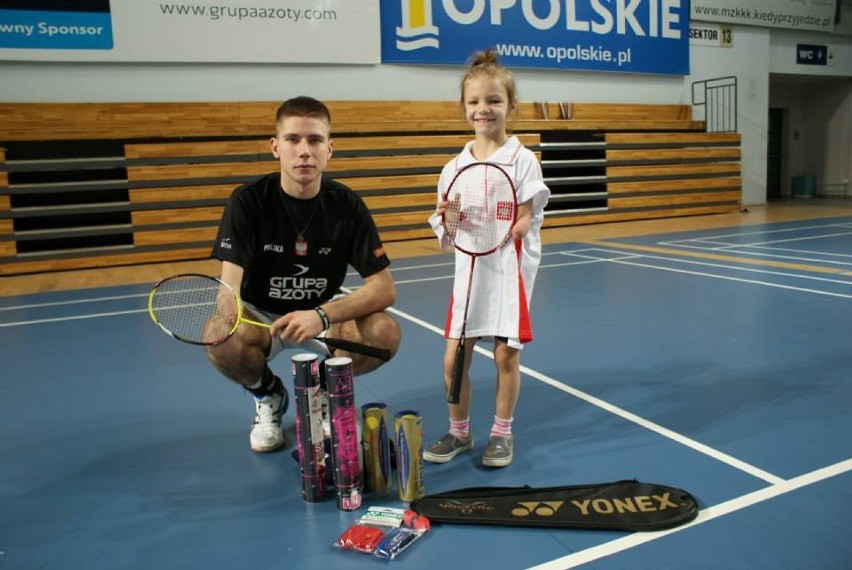 Nędza Dominika Tomańska trenuje badminton