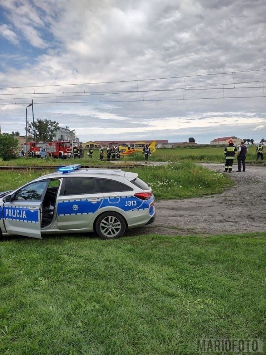 Wypadek w Wierzbicy Górnej. Fiat wjechał pod pociąg na...