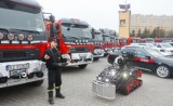 Uroczyste przekazanie samochodów ratowniczo-gaśniczych i sprzętu ratowniczego dla podkarpackich strażaków w Rzeszowie [ZDJĘCIA, WIDEO]