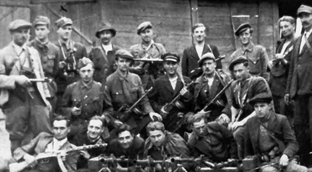Oddział Antoniego Kopaczewskiego (z lewej) odpowiadał m.in. za wydawanie konspiracyjnego pisma „Wolność i Niezawisłość”.