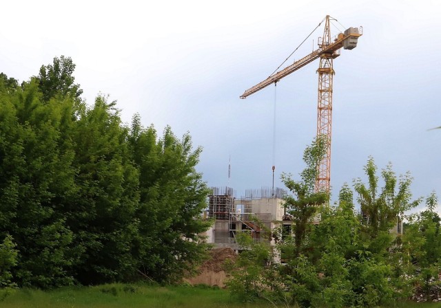 Na terenie dawnego stadionu Start w Radomiu trwa budowa dużego osiedla mieszkaniowego