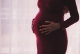 Koronawirus w ciąży zwiększa ryzyko przedwczesnego porodu