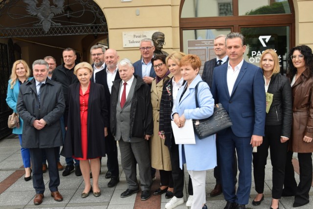 Politycy PO przyjechali w poniedziałek (15 maja) na spotkania z mieszkańcami Tarnowa i regionu