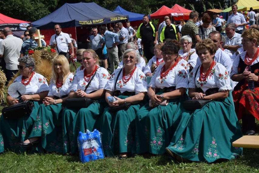 Dożynki w Goleniowach. Były wspaniałe wieńce dożynkowe oraz odznaczenia dla rolników ZDJĘCIA