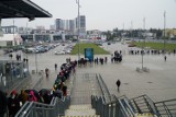 Kolejka gigant przed Stadionem Miejskim przy Bułgarskiej w Poznaniu. Co się stało? 