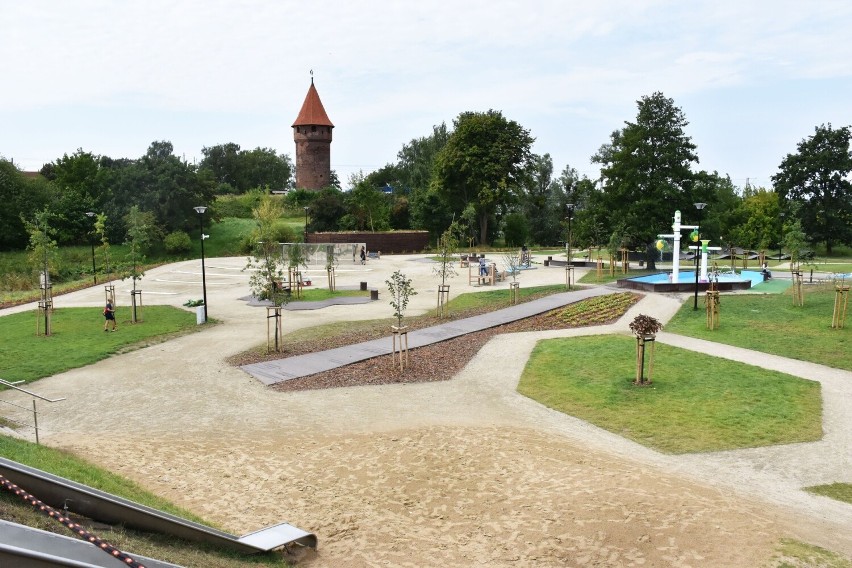 Nowy plac zabaw nad Nogatem w Malborku