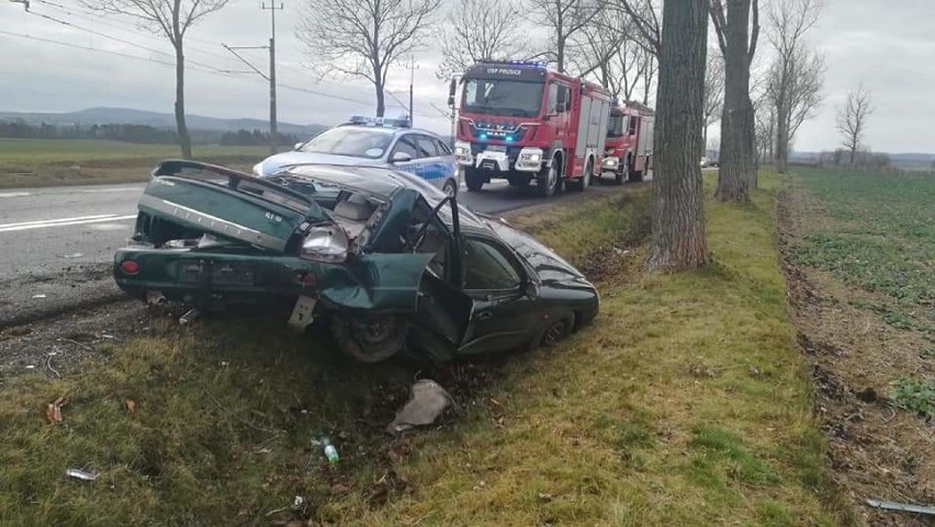 Koszmarny wypadek na tej feralnej drodze pod Legnicą! [ZDJĘCIA]