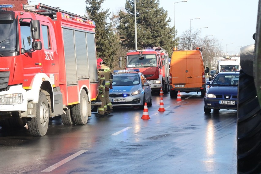 Wypadek na ulicy Nowodworskiej w Legnicy, zobaczcie zdjęcia