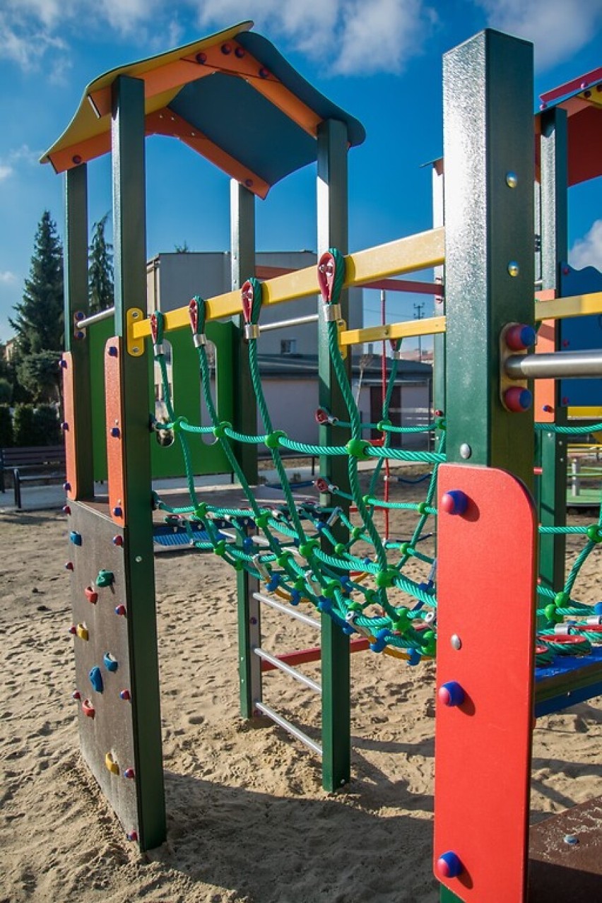 W Skierniewicach powstał kolejny plac zabaw i siłownia plenerowa