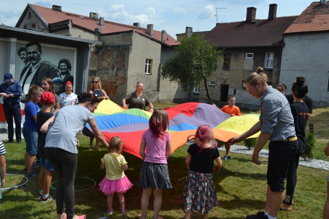 Z MOK nigdy nie ma nudy. Instruktorzy bawią mieszkańców również podczas różnych imprez