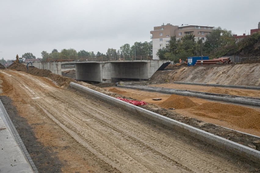 Kraków. Budowa Trasy Łagiewnickiej: drążą tunele, przekładają tory do Zakopanego [ZDJĘCIA]