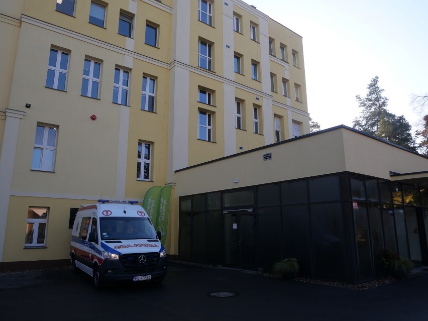 Szpital w Wągrowcu uroczyście otwarty. Pierwotny termin zakończenia prac minął jednak trzy lata temu 