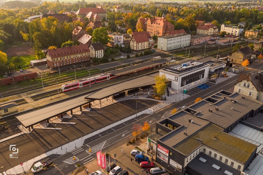 Dworzec w Wolsztynie w niesamowitych ujęciach z drona.
