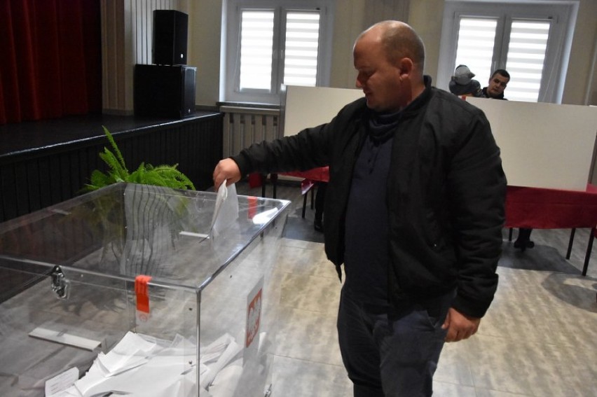 Mieszkańcy gminy Kuślin oddawali swoje głosy w wyborach