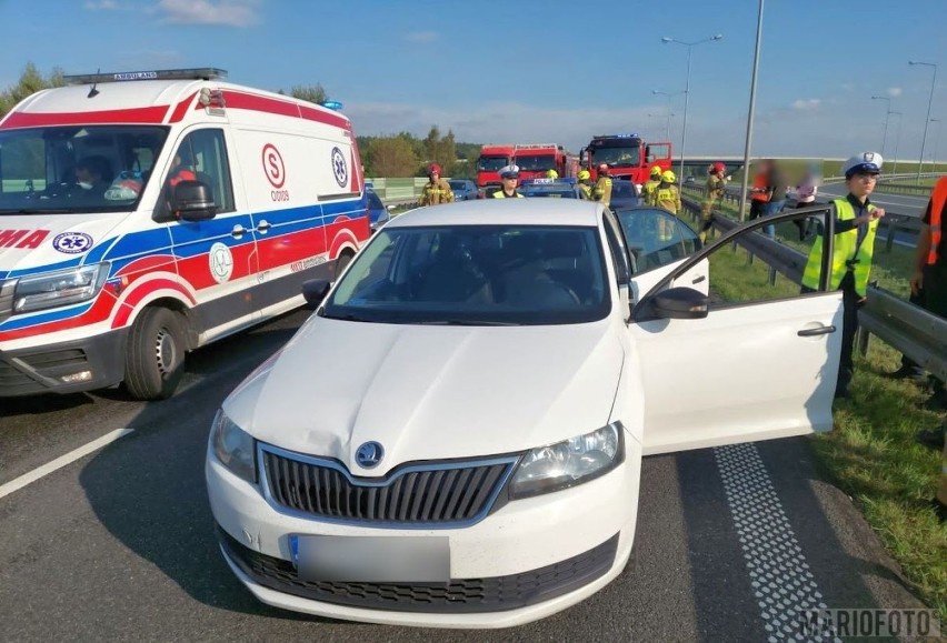 Wypadek na autostradzie A4. Zderzenie trzech samochodów w rejonie węzła Gogolin [ZDJĘCIA]