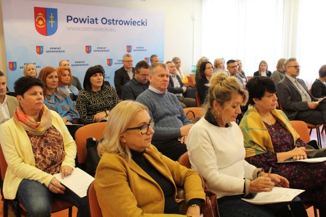 W Ostrowcu Świętokrzyskim rozmawiali o nowych możliwościach finansowania działań edukacyjnych