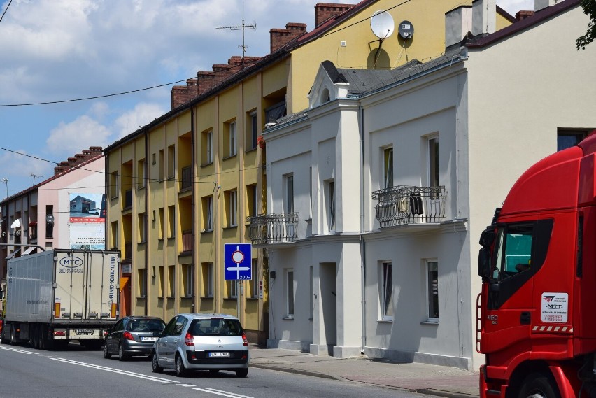 Odnowili budynki komunalne przy Krakowskim Przedmieściu. Jeden jest zabytkowy ZDJĘCIA