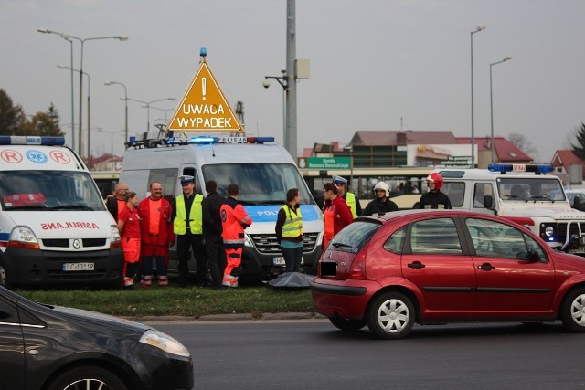 Chełm. Ratownicy "pilnowali worków z ciałami", czym wzbudzili spore zainteresowanie mieszkańców. Akcja potrwa do czwartku!