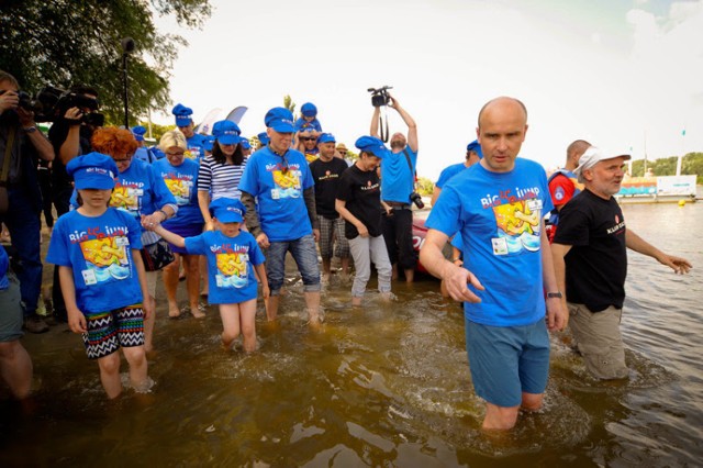 Big Jump 2013 przyciągnął dziesiątki warszawiaków. Czy w tym roku uda się pobić zeszłoroczny rekord?