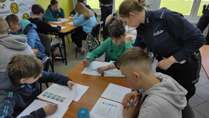 Turniej Bezpieczeństwa w Ruchu Drogowym w Wągrowcu. Do rywalizacji stanęło kilkudziesięciu uczniów z powiatu wągrowieckiego 