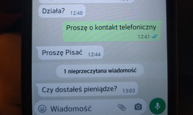 Oszuści przekonują np., że wpłacili nam pieniądze na konto i proszą, żeby sprawdzić czy kwota wpłynęła, bo rzekomo zależy im na czasie