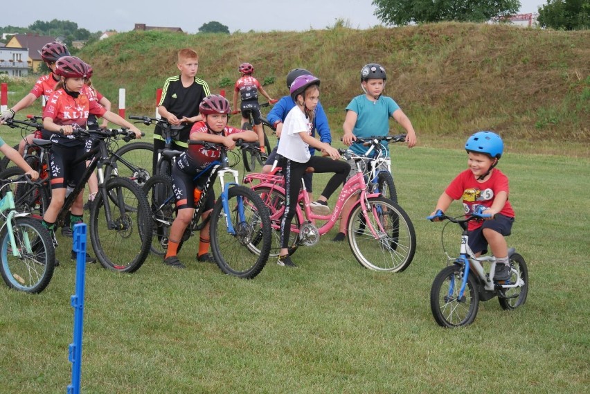 Rowerowy Mam Talent! w powiecie puckim. Klif Chłapowo szuka zdolnych kolarzy. Zajęcia odbyły się już m.in. w Strzelnie | ZDJĘCIA, WIDEO