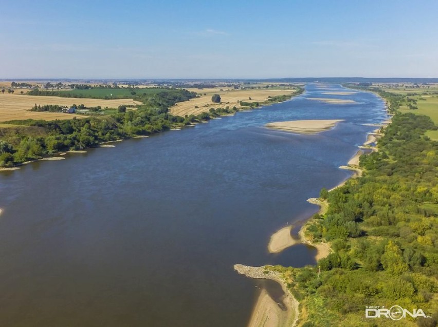 Niski poziom wody w Wiśle. Tendencja jest cały czas spadkowa [ZDJĘCIA]