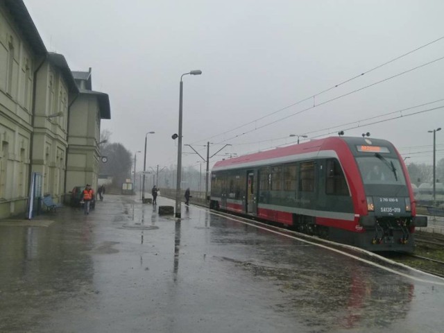 Na linii nr 25 Tomaszów-Opoczno zamiast pociągów pojadą autobusy