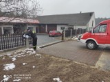 Koronawirus. Strażacy dostarczają ulotki mieszkańcom powiatu wieluńskiego 