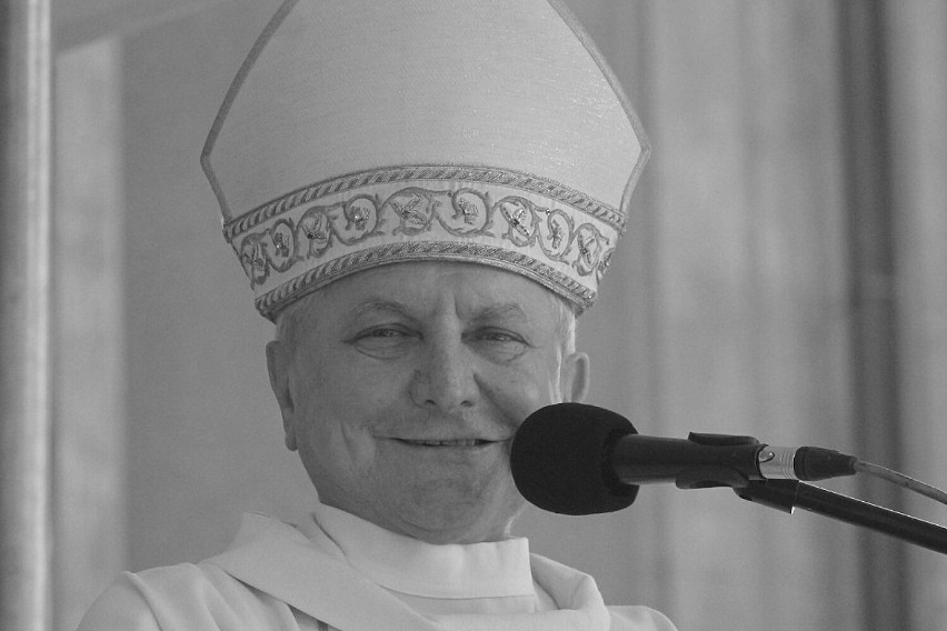 Zmarł bp dr Edward Janiak, były biskup kaliski [ZDJĘCIA] 