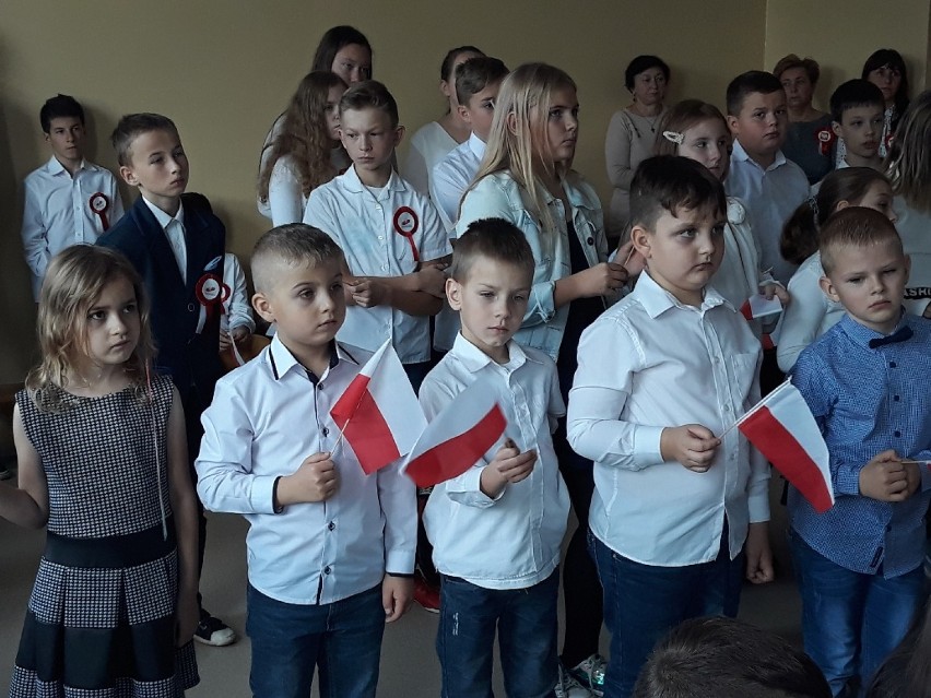 Lekcja patriotyzmu w Szkole Podstawowej w Szynkielowie[FOTO]