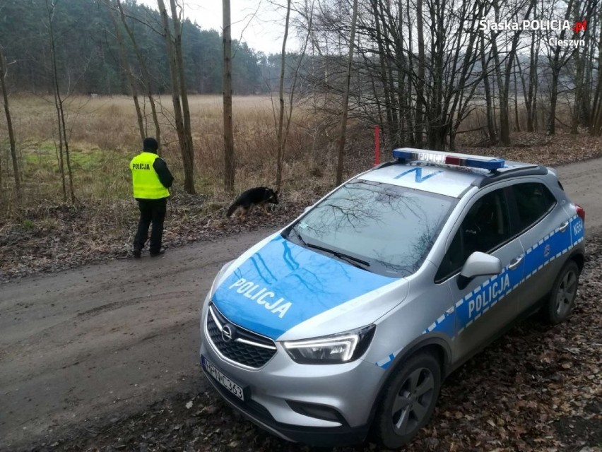 Szczęśliwy finał poszukiwań, 67-latek z Ochab znaleziony przez policjantów po dużej akcji poszukiwawczej