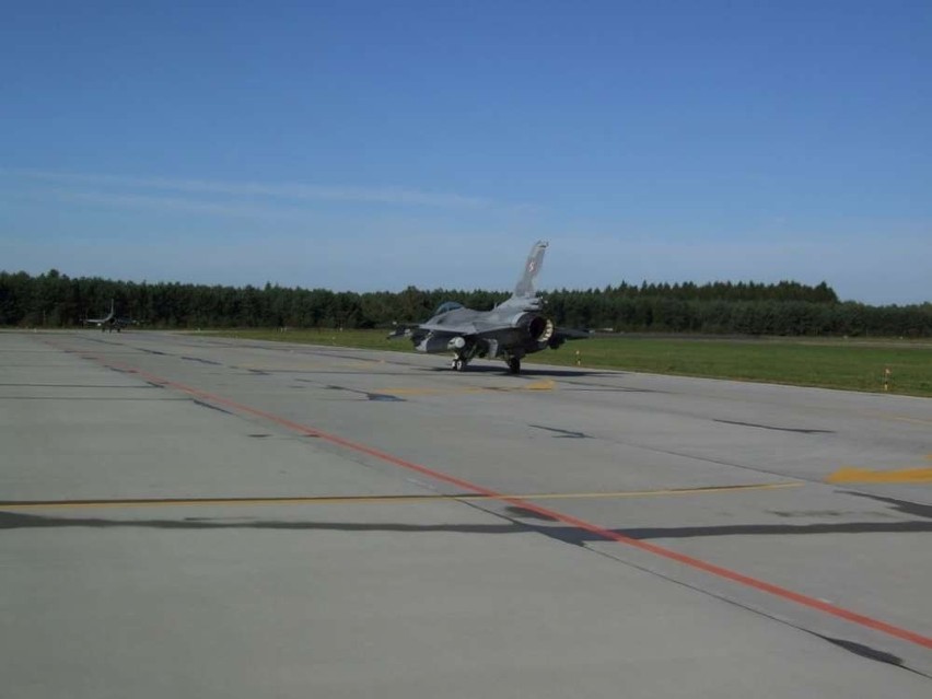 25 odrzutowców F-16 z Krzesin zostało przebazowanych pod...