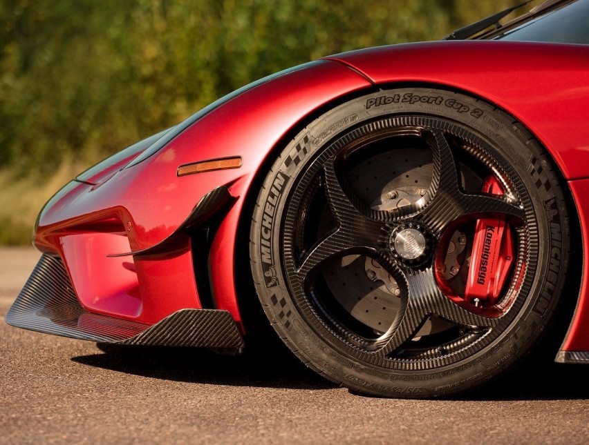 Samochód marki Koenigsegg

Zobacz kolejne zdjęcia. Przesuwaj...