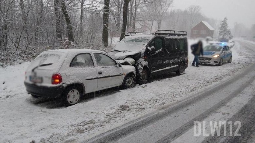 Zderzenie samochodów w Radoniowie