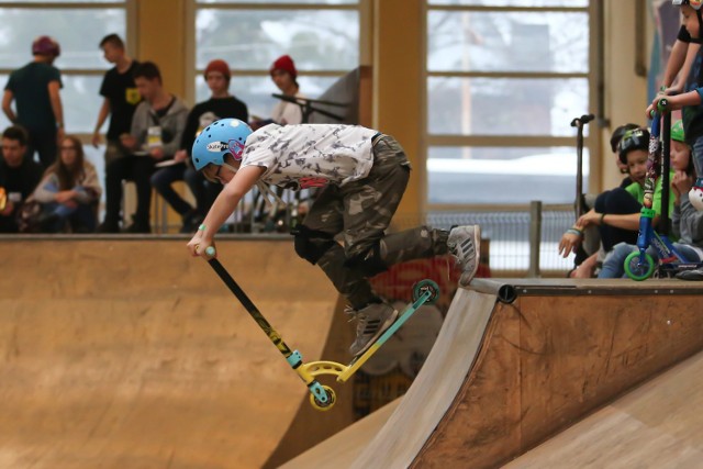 Pumptrack to zapętlony tor o kształcie falistym do jazdy przede wszystkim na rowerze ale także na rolkach, hulajnodze czy deskorolce. Dzięki odpowiedniemu profilowi zakrętów na torze można poruszać się wolno jak i bardzo szybko. Na pumptracku świetnie bawić się będą i trenować najmłodsi rowerzyści, dzieci, młodzież i oczywiście dorośli. W 2017 r. powstaną tory Ursus Północny i Ursus Południowy. Każdy z nich będzie kosztował 150 tys. złotych.