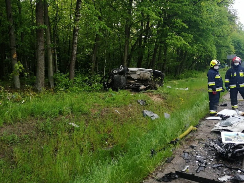 Pomorskie: Wypadek na DW 222 w Trąbkach Wielkich. Zderzenie dwóch samochodów [24.05.2020. Dwie osoby poszkodowane. Na miejscu śmigłowiec LPR