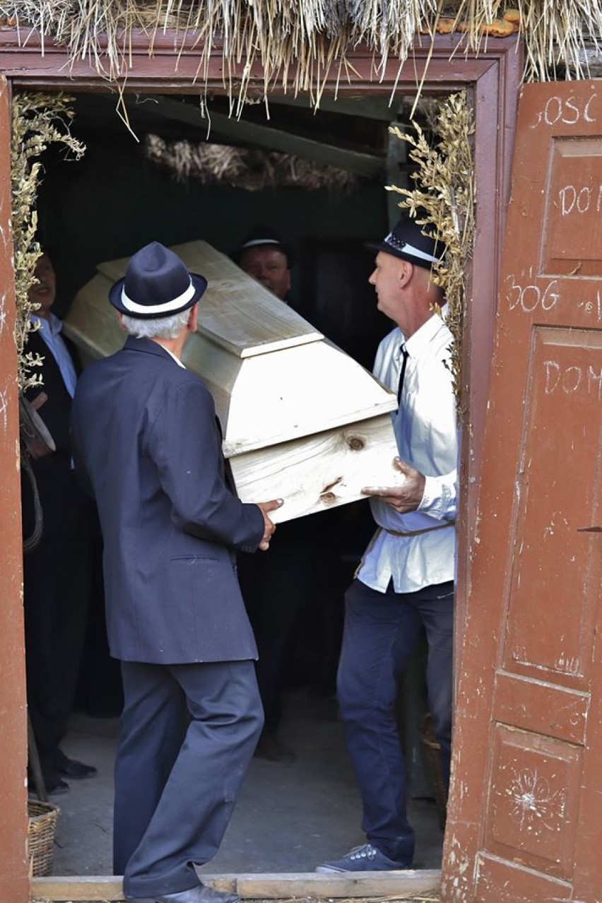 Dyrektor Muzeum Ziemi Dobrzyńskiej w Rypinie został... księdzem i odprawił pogrzeb [zobacz zdjęcia] 