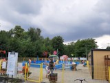 Wodny plac zabaw w Bytomiu otwarty. Najmłodsi mogą korzystać z wielu atrakcji 