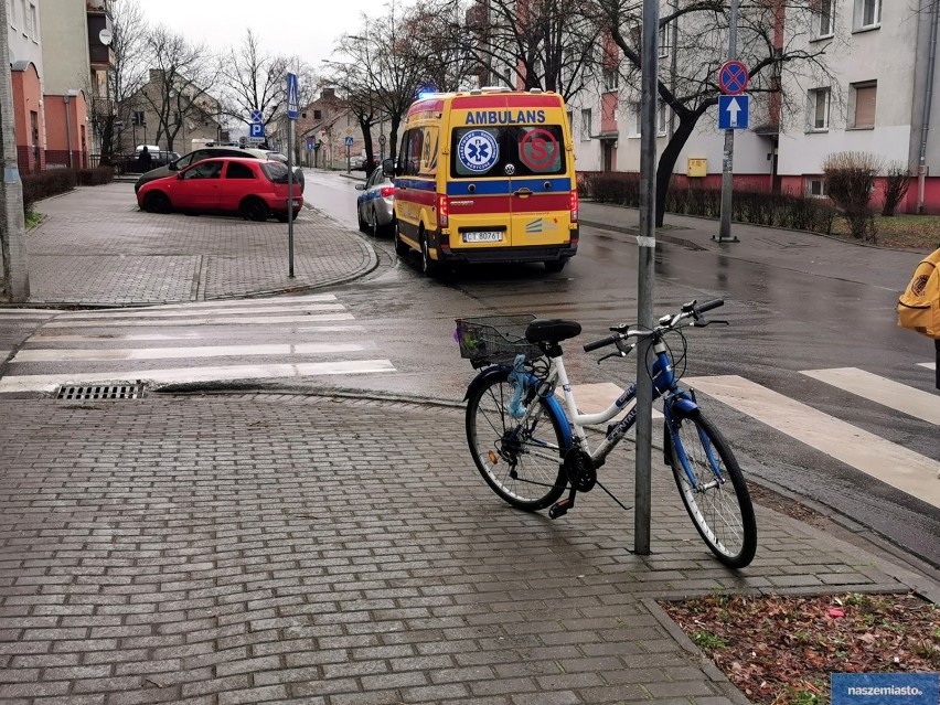 Wypadek w centrum Włocławka. 19-latce, która potrąciła rowerzystkę, zatrzymano prawo jazdy [zdjęcia]