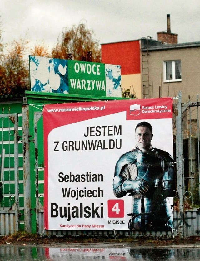 Na takie plakaty Sebastiana Bujalskiego mogą natknąć się poznaniacy na Grunwaldzie