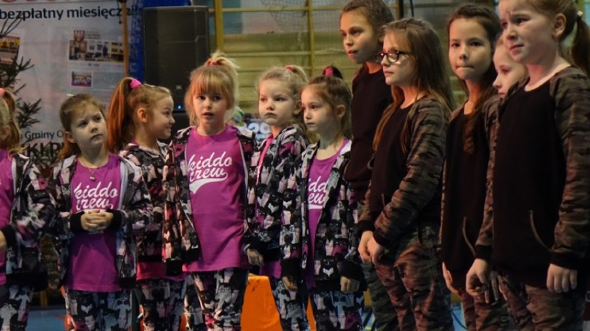 Grupa taneczna Cat Clan podczas finału WOŚP w Obornikach