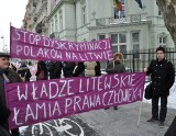 Protest przed litewskim konsulatem w Gdańsku