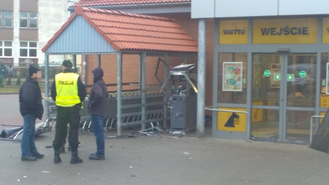 Świadkowie mówią, że huk był ogromny. W piątek około 2.45 w nocy złodzieje wysadzili bankomat na ul. Szarych Szeregów w Gorzowie. Wysadzony został bankomat przy wejściu do netto.