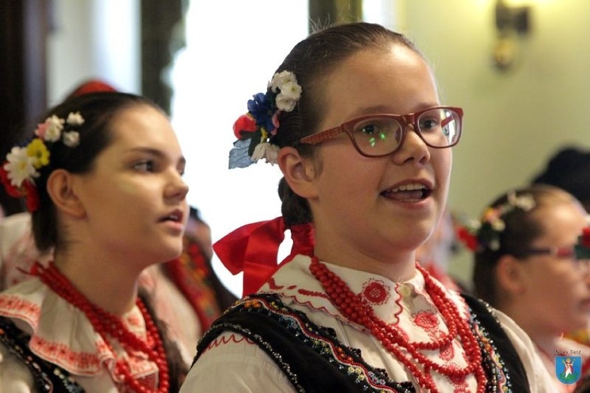 Regionalny Zespół Pieśni i Tańca Lachy pokazał, że łączy pokolenia