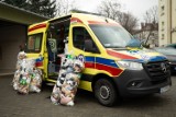 750 pluszaków trafiło do ambulansów Rzeszowie. Pomogą dzieciom, które są ofiarami wypadków 