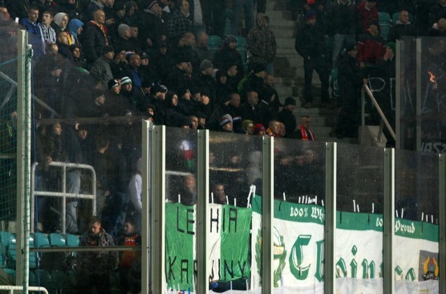 Kibice Chojniczanki zdemolowali stadion w Gdyni